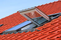 Uploders roof window